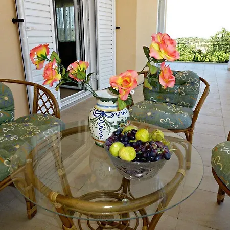 Διαμέρισμα Garden