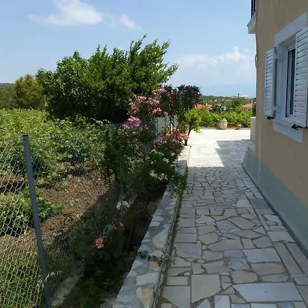 Διαμέρισμα Garden *