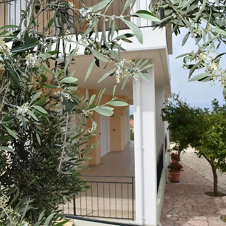 Apartment Garden Koróni